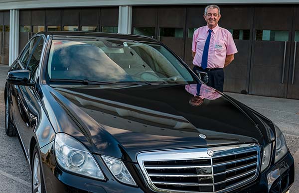 Servicios de taxi mercedes VIP y premium en Murcia